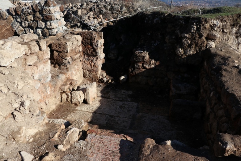 Karadeniz'deki arkeolojik kazı alanında 1400 yıllık kumbara bulundu