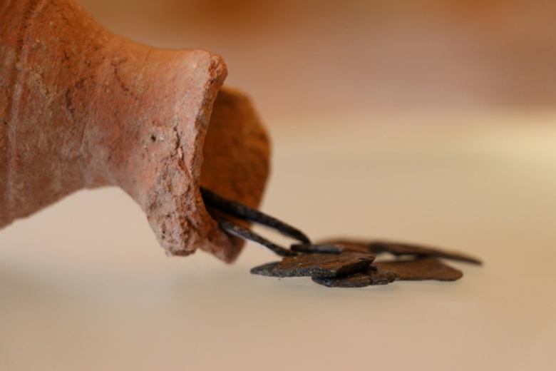 Karadeniz'deki arkeolojik kazı alanında 1400 yıllık kumbara bulundu