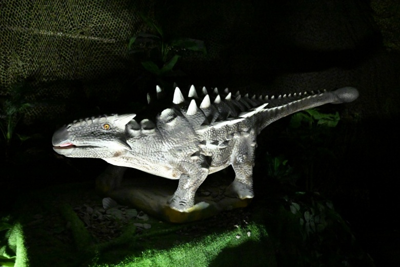 Brüksel'deki Canlı Dinozoar: Dinos Alive sergisi yoğun ilgi görüyor