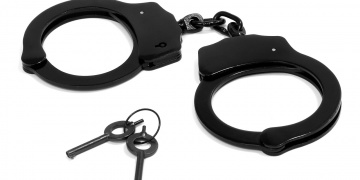 Konyada kaçak kazı yaparken yakalanan 2 defineci tutuklandı