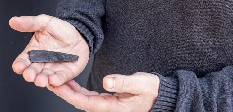 Üstünde hirila yazan 2 bin yıllık bıçak Danimarka'da bulunan en eski runik yazıtlı eser oldu