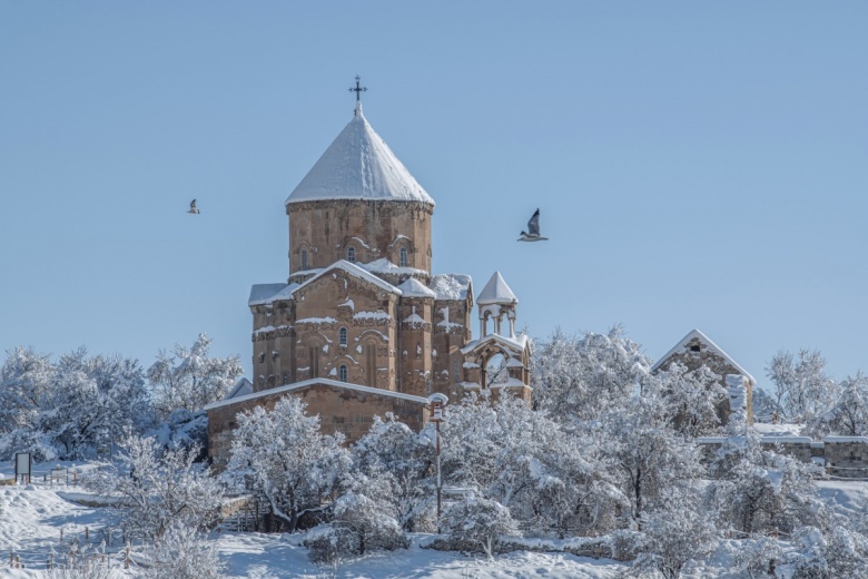 Akdamar Adası'ndan kış manzaraları