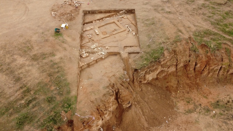 Mardin'in Kızıltepe ilçesindeki Büyükboğaziye Höyüğü arkeoloji kazılarından görüntüler