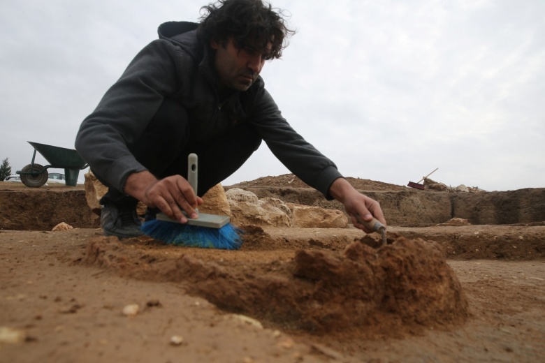 Mardin'in Kızıltepe ilçesindeki Büyükboğaziye Höyüğü arkeoloji kazılarından görüntüler