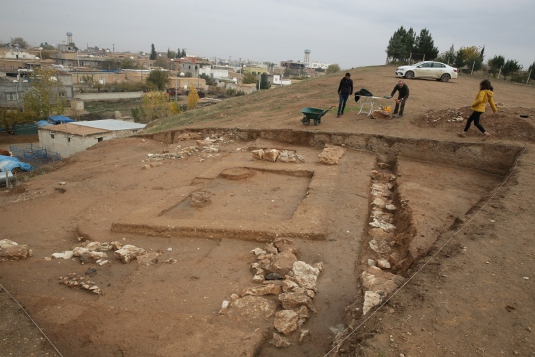 Mardin'in Kızıltepe ilçesindeki Büyükboğaziye Höyüğü arkeoloji kazılarından görüntüler