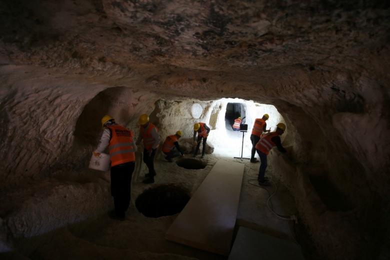 Mardin'in midyat ilçesindeki Matiate yer altı kentinde arkeoloji kazıları sürüyor