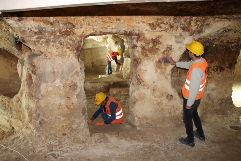 Mardin'in midyat ilçesindeki Matiate yer altı kentinde arkeoloji kazıları sürüyor