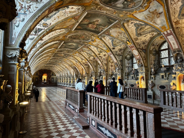 Residenz Muenchen: Münih Rezidansı