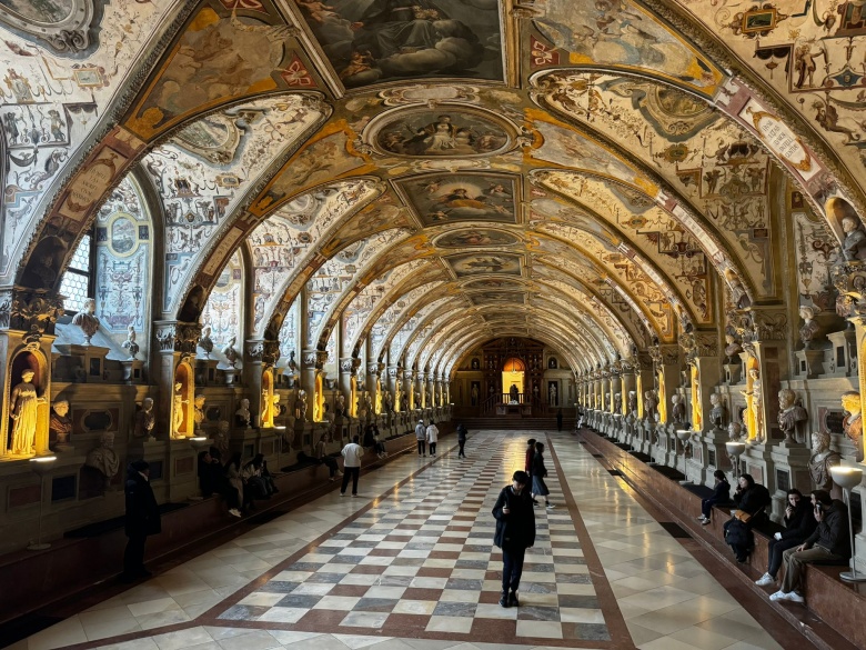 Residenz Muenchen: Münih Rezidansı