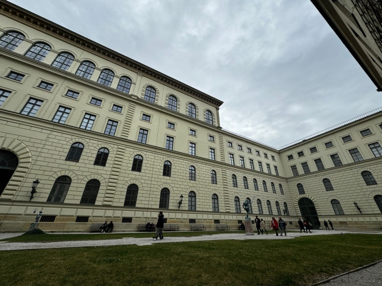 Residenz Muenchen: Münih Rezidansı