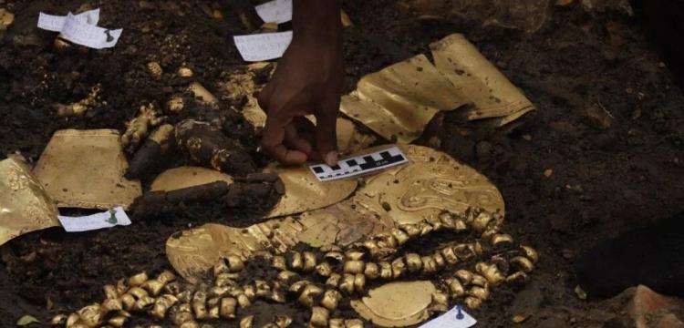 Panama'da içinde çok sayıda altın mücevher bulunan 1300 yıllık mezar  keşfedildi