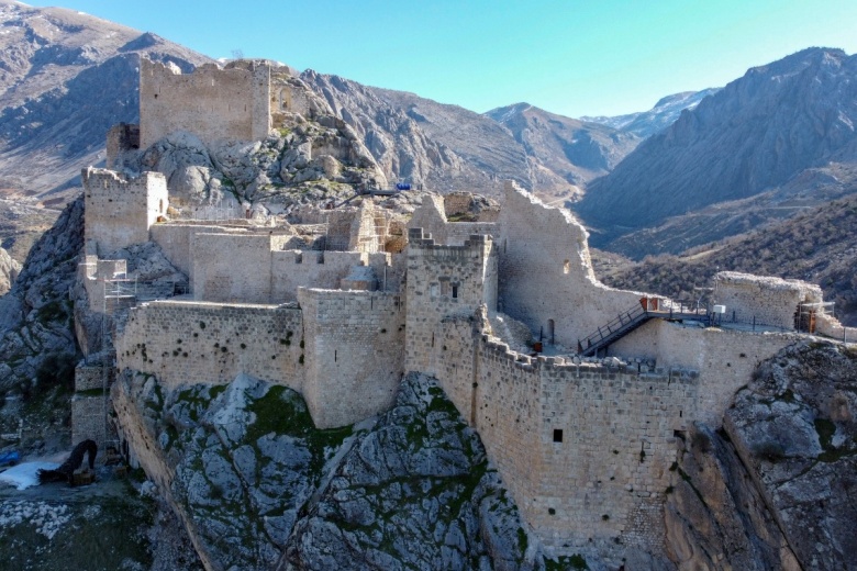 Nemrut Dağı Ören Yeri, Cendere Köprüsü, Karakuş Tümülüsü ve Perre Antik Kenti manzaraları