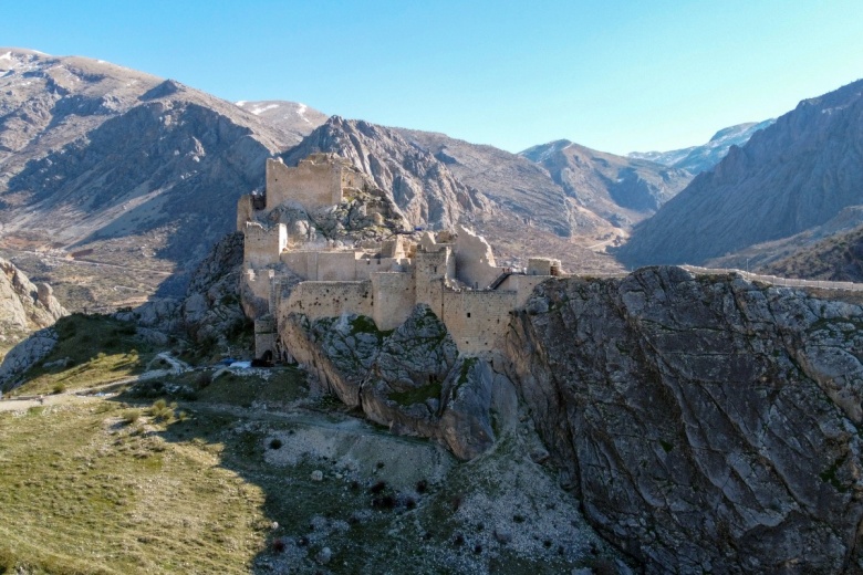 Nemrut Dağı Ören Yeri, Cendere Köprüsü, Karakuş Tümülüsü ve Perre Antik Kenti manzaraları