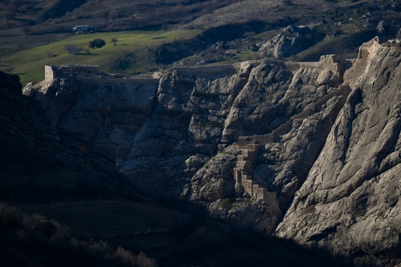 Nemrut Dağı Ören Yeri, Cendere Köprüsü, Karakuş Tümülüsü ve Perre Antik Kenti manzaraları