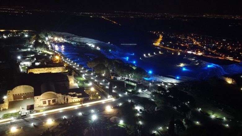 Pamukkale ve Hierapolis Antik Kenti'den gece manzaraları