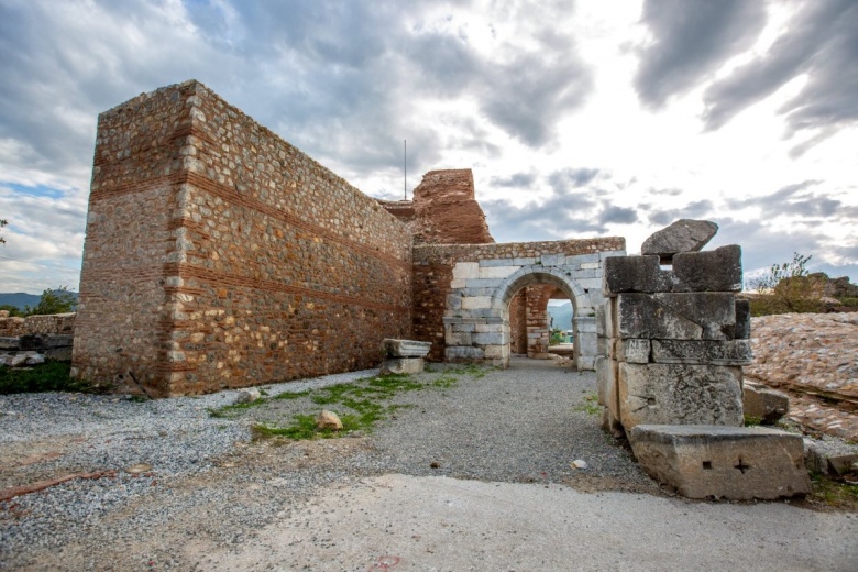 İznik Roma Tiyatrosu restorasyonu tamamlanarak ziyarete açıldı