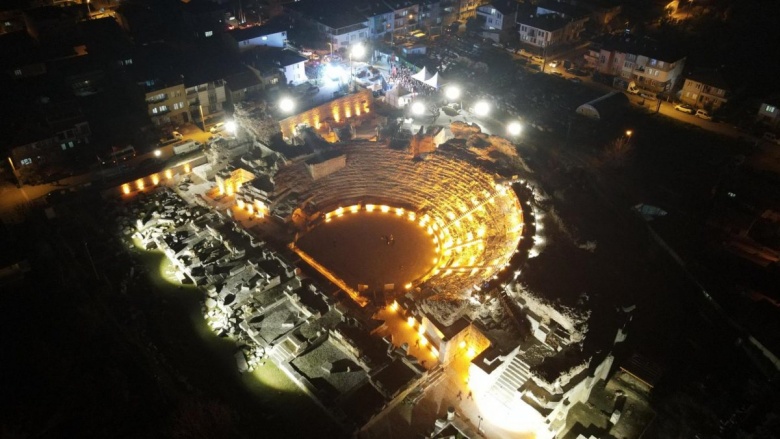 İznik Roma Tiyatrosu restorasyonu tamamlanarak ziyarete açıldı