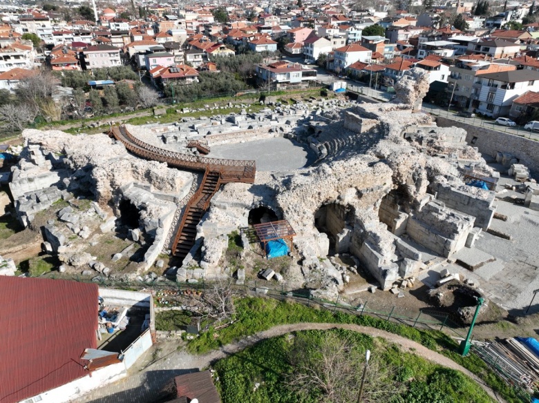 İznik Roma Tiyatrosu restorasyonu tamamlanarak ziyarete açıldı