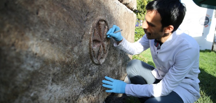 Roman Sarcophagus Found Amidst Diyarbakir’s Walls
