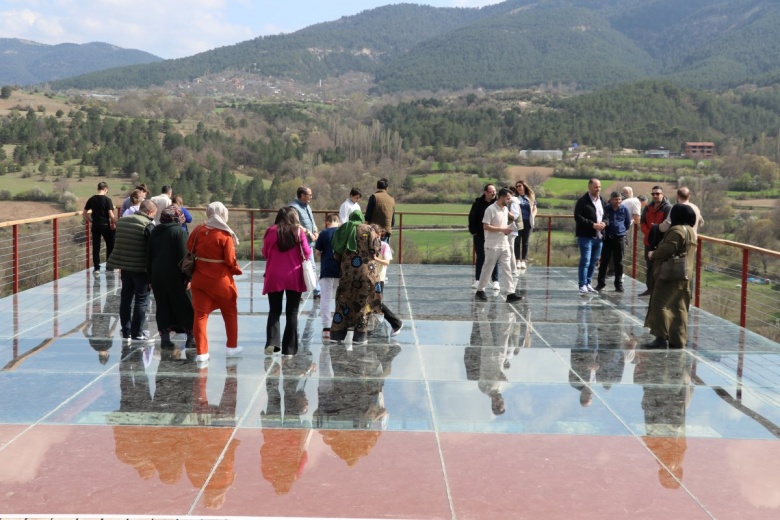 Hadrianopolis Antik Kenti'ndeki hamam cam terasla gezilebilir hale geldi