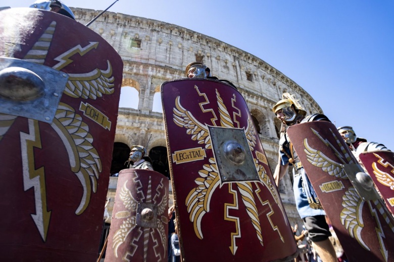 Roma'nın 2 bin 777'nci doğum günü geleneksel etkinliklerle kutlandı.