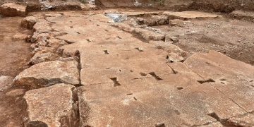 Muğlada temelinde tarihi kalıntılar bulunan inşaat arkeolojik kazı alanına dönüştü