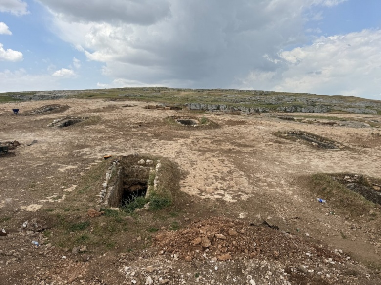 Arkeologlar Tharsa Antik Kenti'nde Roma dönemine ait bir oda mezar buldular