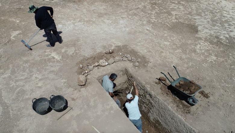 Arkeologlar Tharsa Antik Kenti'nde Roma dönemine ait bir oda mezar buldular