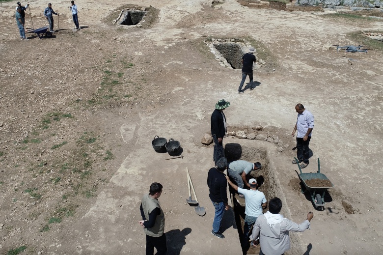 Arkeologlar Tharsa Antik Kenti'nde Roma dönemine ait bir oda mezar buldular