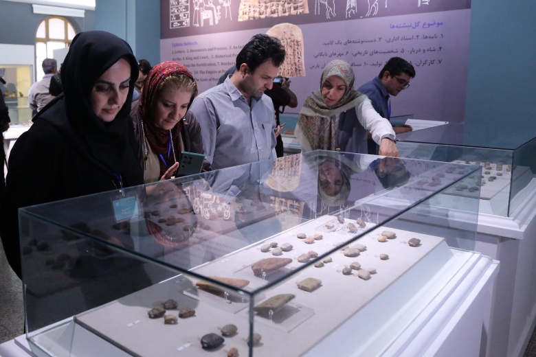 İran'ın ABD'den geri alabildiği 162 tarihi eser Tahran'daki İran Ulusal Müzesi'nde sergilendi