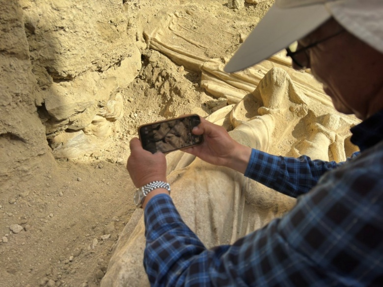 Denizli'de arkeologlar sağlık tanrıçası Hygieia'nın başını buldular