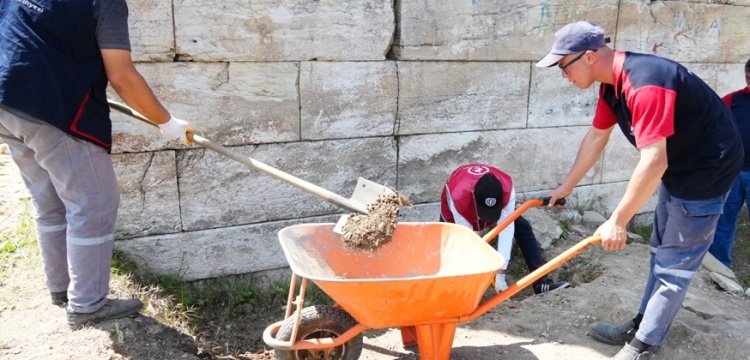 Arkeologlar 4 yılda Prusias Ad Hypium Antik Kenti'nin yüzde 85'ini kazdı, turizmciler atağa geçti