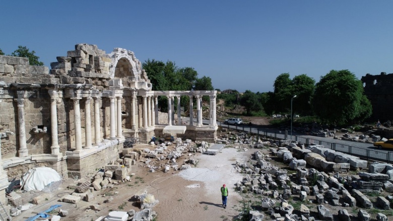 Yeni bulunan ilham perisi Kalliope mozaiği ve Side Anti Kenti'nin fotoğrafları