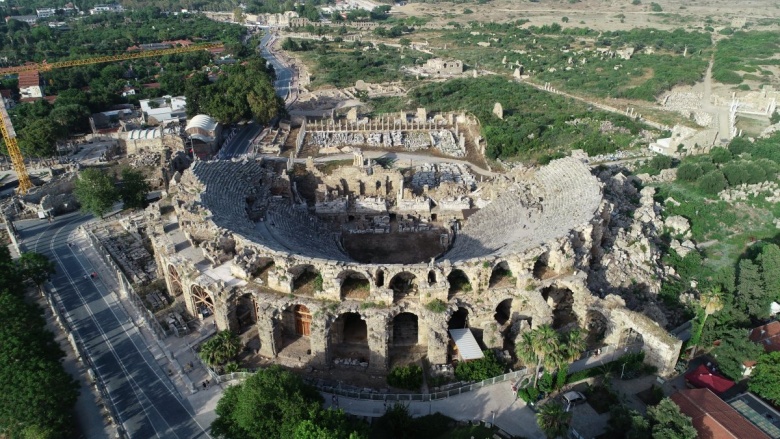 Yeni bulunan ilham perisi Kalliope mozaiği ve Side Anti Kenti'nin fotoğrafları