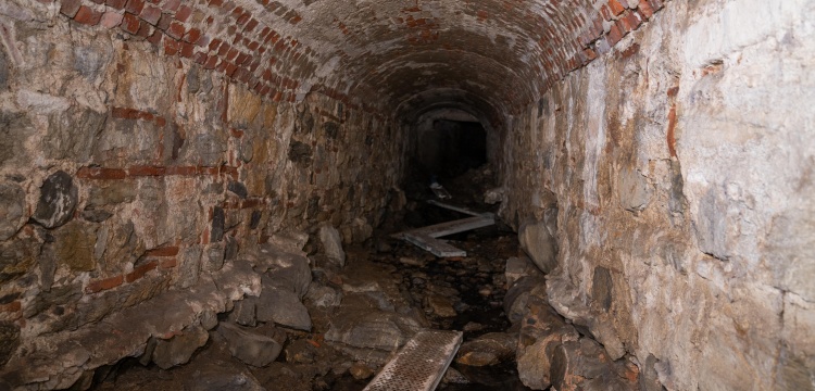 Rumeli Hisarı'nın altında yeraltı geçidi bulundu: Gizli tünelin uzunluğu 125 metre
