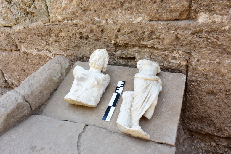 Aspendos Antik Kenti'nde bulunan Zeus ve Afrodit heykelleri arkeologları heyecanlandırdı