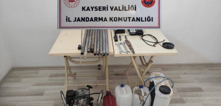 Kayseri'de kaçak kazı yapan 6 defineci suçüstü yakalandı