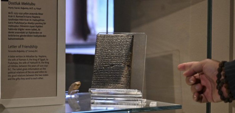 Mısırlı Türkologlar Anadolu Medeniyetleri Müzesi'ndeki 3300 yıllık mektubu inceledi