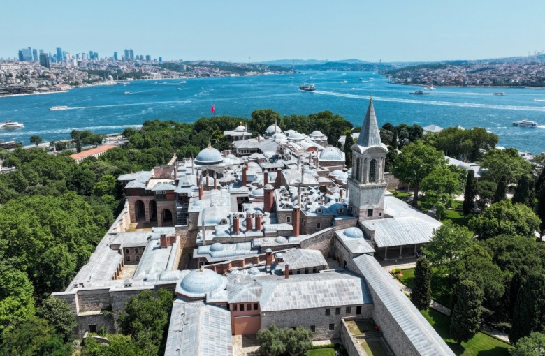 Topkapı Sarayı'nın ziyarete açılan Cariyeler Hamamı ve Kuşhane Mutfağı'ndan görüntüler