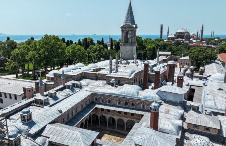 Topkapı Sarayı'nın ziyarete açılan Cariyeler Hamamı ve Kuşhane Mutfağı'ndan görüntüler