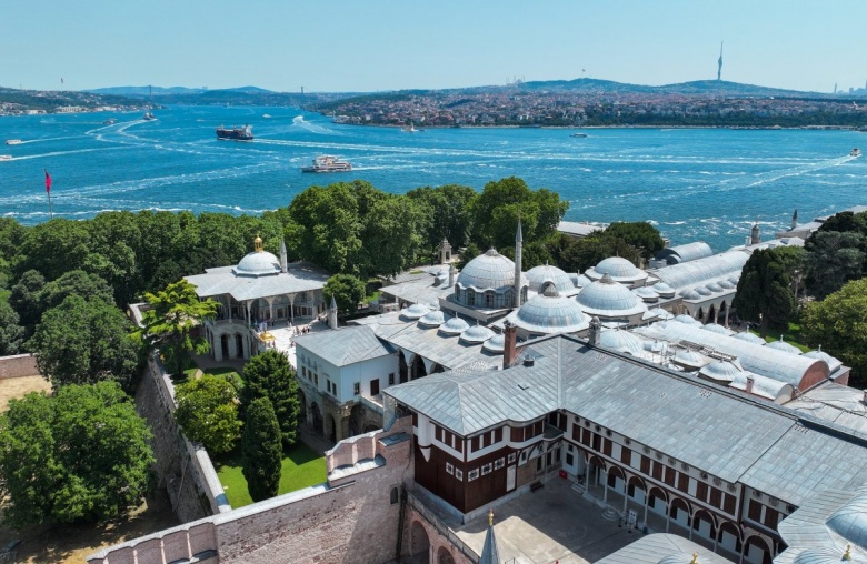 Topkapı Sarayı'nın ziyarete açılan Cariyeler Hamamı ve Kuşhane Mutfağı'ndan görüntüler