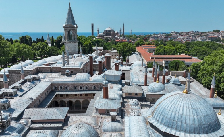 Topkapı Sarayı'nın ziyarete açılan Cariyeler Hamamı ve Kuşhane Mutfağı'ndan görüntüler