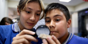 Fosillerin Fısıltısı projesi ile öğrencilerin doğa tarihine ilgisi artırdı