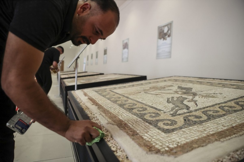 Hatay Arkeoloji Müzesi'nin Zeugma Mozaik Müzesi'nde sergilenen eserleri ilgi çekiyor