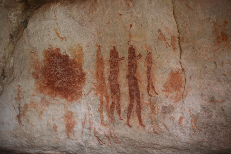 Güney Afrika Cumhuriyeti'nin Cederberg Dağı'ndaki binlerce yıllık mağara resimleri,