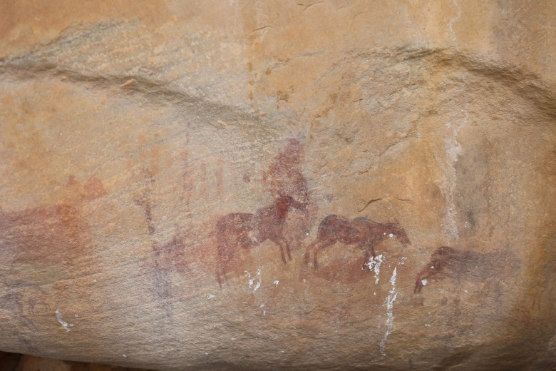 Güney Afrika Cumhuriyeti'nin Cederberg Dağı'ndaki binlerce yıllık mağara resimleri,