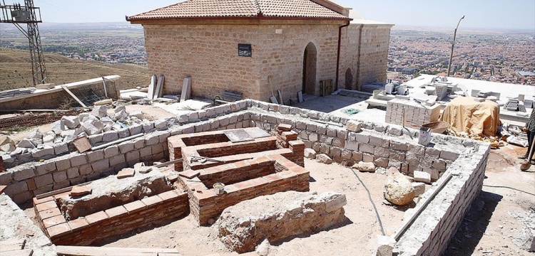 Aksaray'da II. Kılıçaslan türbesi restore edilirken Selçuklu dönemi mezarları bulundu