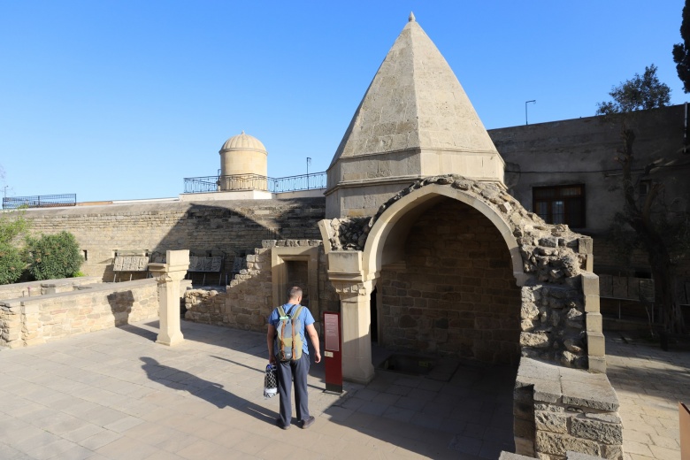 Azerbaycan mimarisinin incilerinden  Şirvanşahlar Sarayı,