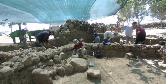 Depremde çalışanları ölen ve ağır acı yaşayan Zincirli Höyük arkeoloji kazıları yeniden başladı