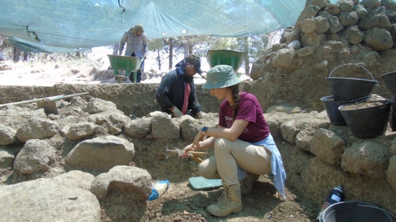 Depremde çalışanları ölen ve ağır acı yaşayan  Zincirli Höyük arkeoloji kazıları yeniden başladı